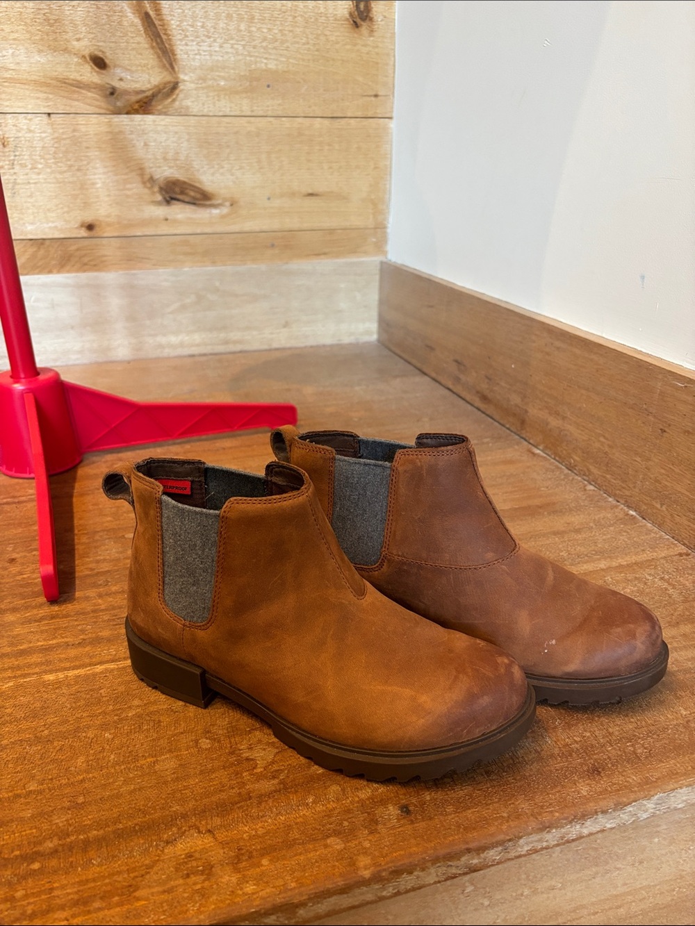 Sorel Brown Chelsea Ankle Boots with Gray Elastic Panels